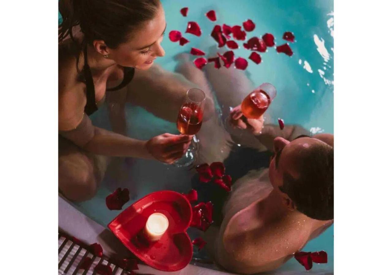 Villa Lcp Jacuzzi Exterieur & Sauna لورج المظهر الخارجي الصورة